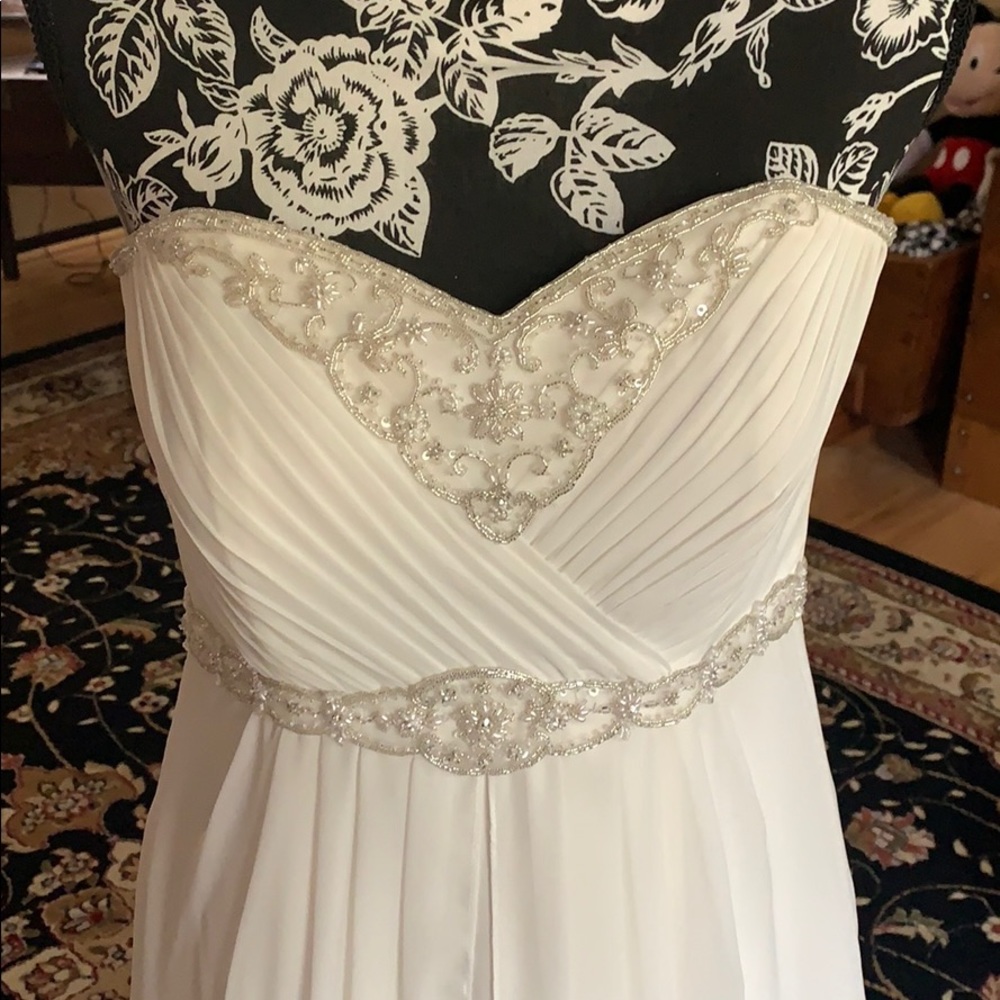 Wedding Dress, worn one time 😊 Grecian Style - Picture 3 of 6